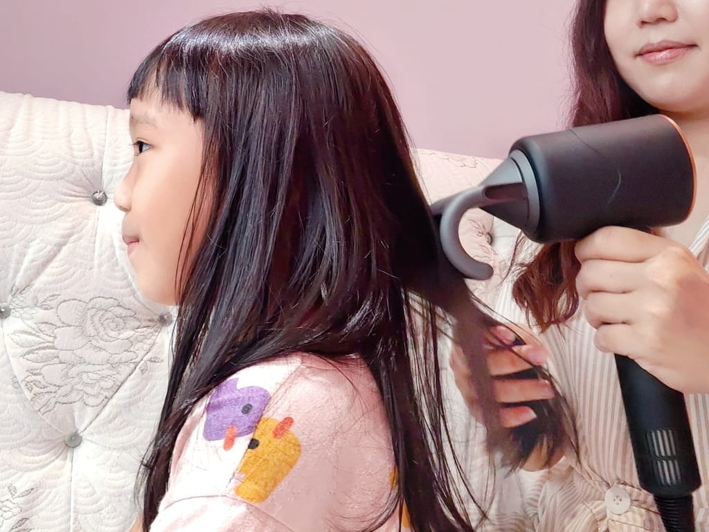 | 吹風機推薦| MIDORI美多莉高風速溫控負離子吹風機,大風量頭髮速乾不毛躁.輕量設計好拿好吹! - 第28張圖 | 吹風機推薦| MIDORI美多莉高風速溫控負離子吹風機,大風量頭髮速乾不毛躁.輕量設計好拿好吹!