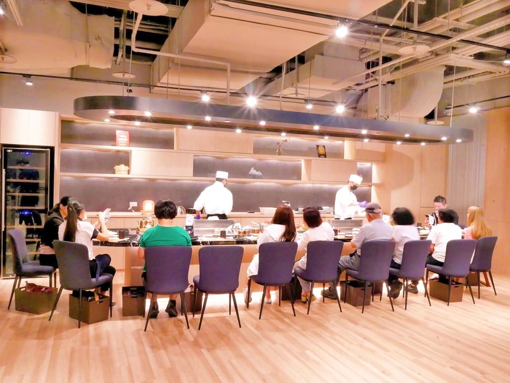 | 鐵板燒台北餐廳| 明水然.樂 信義遠百店A13店,一位難求的無菜單頂級鐵板燒,鮑魚干貝龍蝦A5和牛通通吃的到.高CP值約會餐廳首選!宵夜場獨家火熱登場.信義區宵夜首選 - 第7張圖 | 鐵板燒台北餐廳| 明水然.樂 信義遠百店A13店,一位難求的無菜單頂級鐵板燒,鮑魚干貝龍蝦A5和牛通通吃的到.高CP值約會餐廳首選!宵夜場獨家火熱登場.信義區宵夜首選