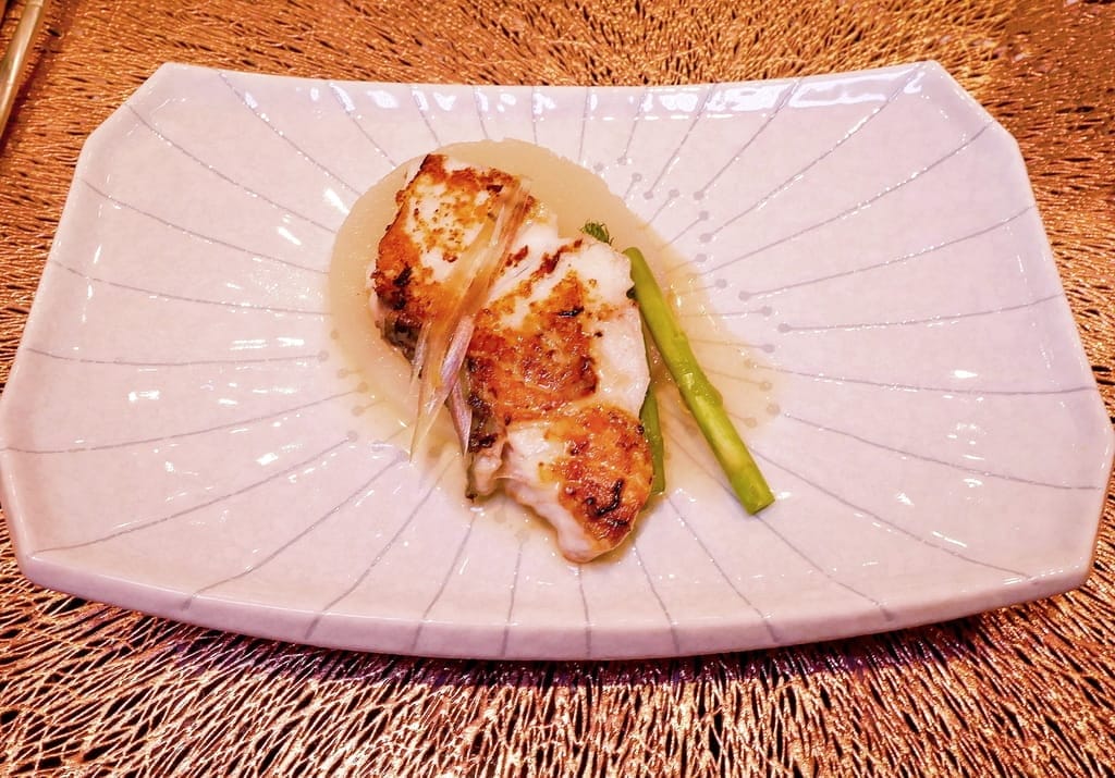 | 鐵板燒台北餐廳| 明水然．樂 信義遠百店A13店，一位難求的無菜單頂級鐵板燒，鮑魚干貝龍蝦A5和牛通通吃的到．高CP值約會餐廳首選！宵夜場獨家火熱登場．信義區宵夜首選