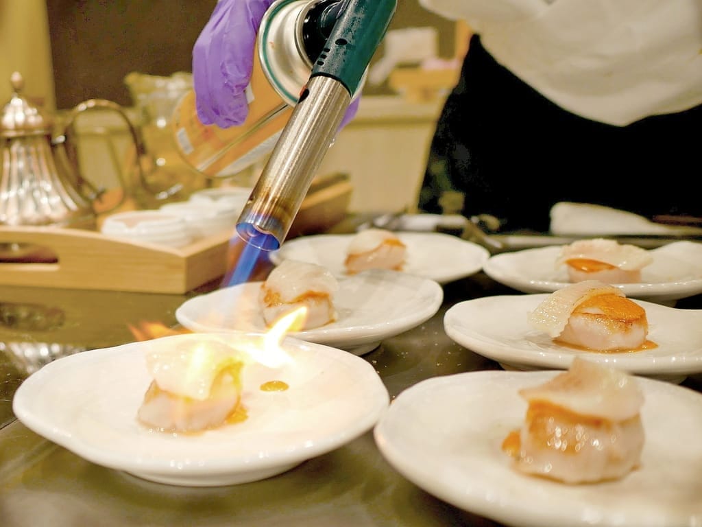 | 鐵板燒台北餐廳| 明水然.樂 信義遠百店A13店,一位難求的無菜單頂級鐵板燒,鮑魚干貝龍蝦A5和牛通通吃的到.高CP值約會餐廳首選!宵夜場獨家火熱登場.信義區宵夜首選 - 第24張圖 | 鐵板燒台北餐廳| 明水然.樂 信義遠百店A13店,一位難求的無菜單頂級鐵板燒,鮑魚干貝龍蝦A5和牛通通吃的到.高CP值約會餐廳首選!宵夜場獨家火熱登場.信義區宵夜首選