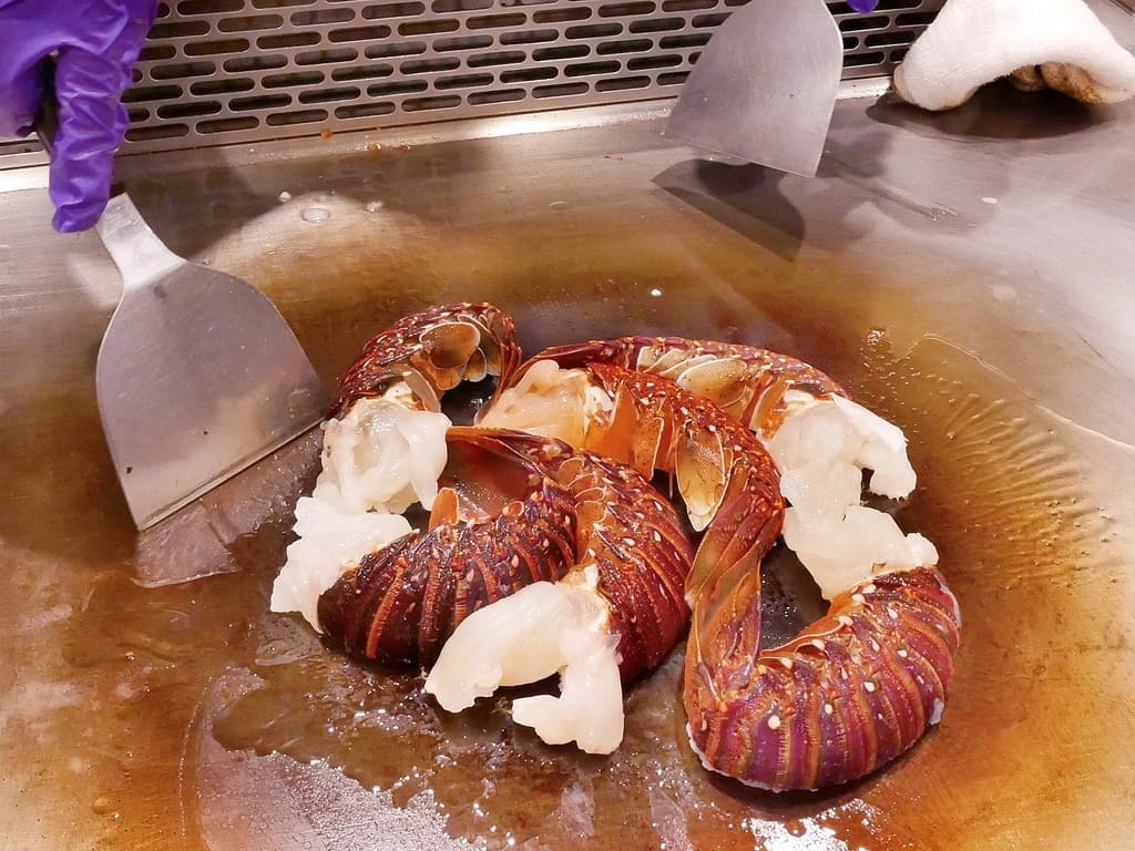 | 鐵板燒台北餐廳| 明水然.樂 信義遠百店A13店,一位難求的無菜單頂級鐵板燒,鮑魚干貝龍蝦A5和牛通通吃的到.高CP值約會餐廳首選!宵夜場獨家火熱登場.信義區宵夜首選 - 第37張圖 | 鐵板燒台北餐廳| 明水然.樂 信義遠百店A13店,一位難求的無菜單頂級鐵板燒,鮑魚干貝龍蝦A5和牛通通吃的到.高CP值約會餐廳首選!宵夜場獨家火熱登場.信義區宵夜首選