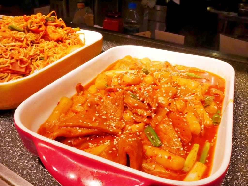 | 大直典華美食 | 豐FOOD海陸百匯， 各國特色料理都在這裡，下午餐吃到飽～