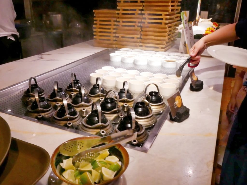 | 大直典華美食 | 豐FOOD海陸百匯， 各國特色料理都在這裡，下午餐吃到飽～