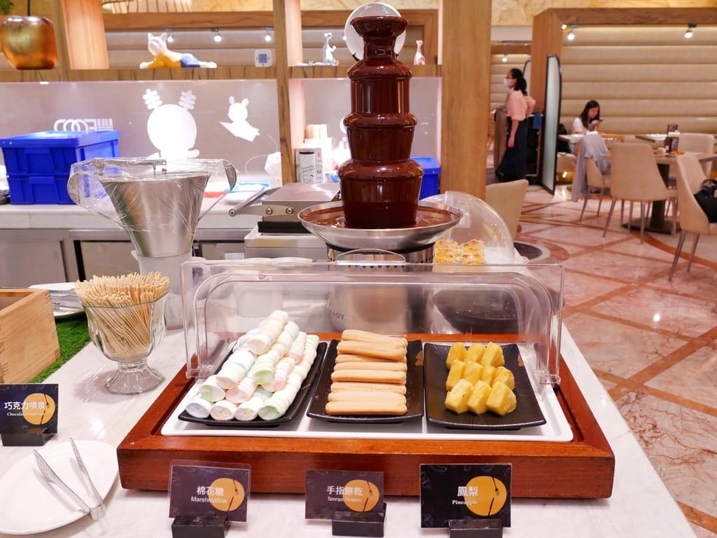 | 大直典華美食 | 豐FOOD海陸百匯， 各國特色料理都在這裡，下午餐吃到飽～