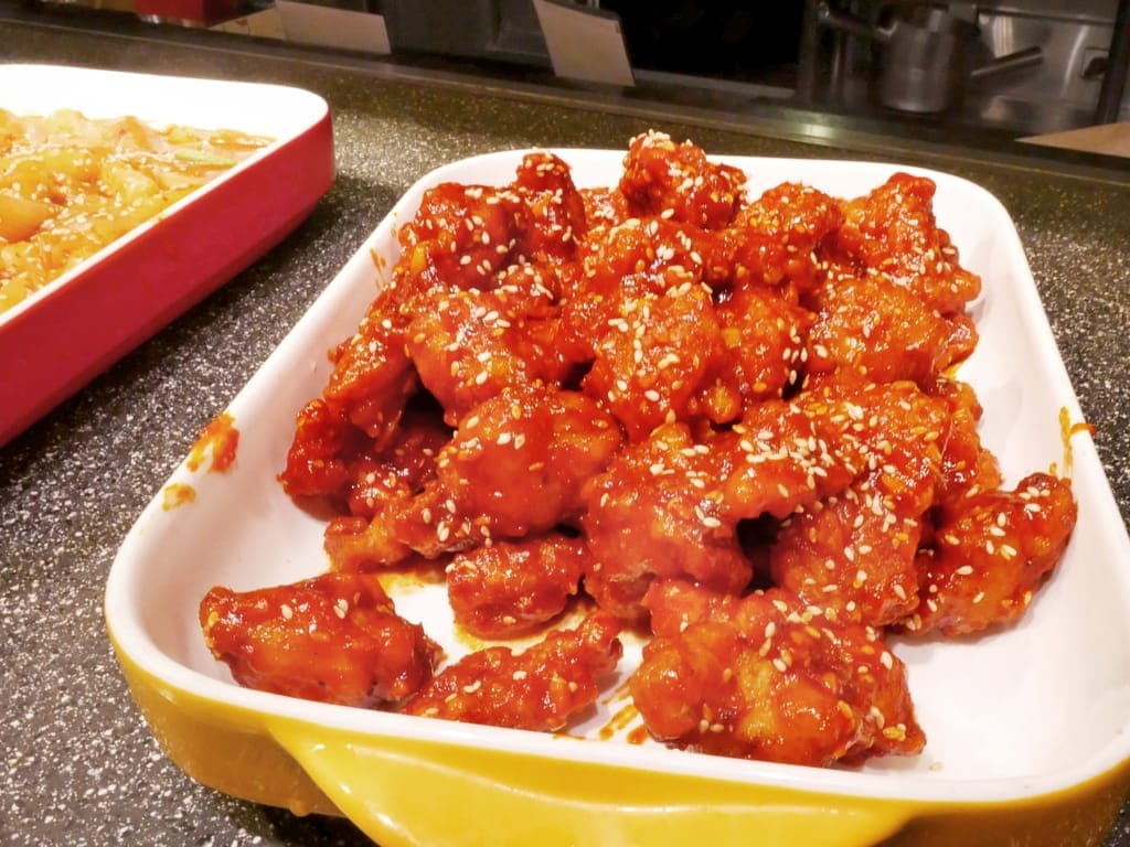 | 大直典華美食 | 豐FOOD海陸百匯， 各國特色料理都在這裡，下午餐吃到飽～