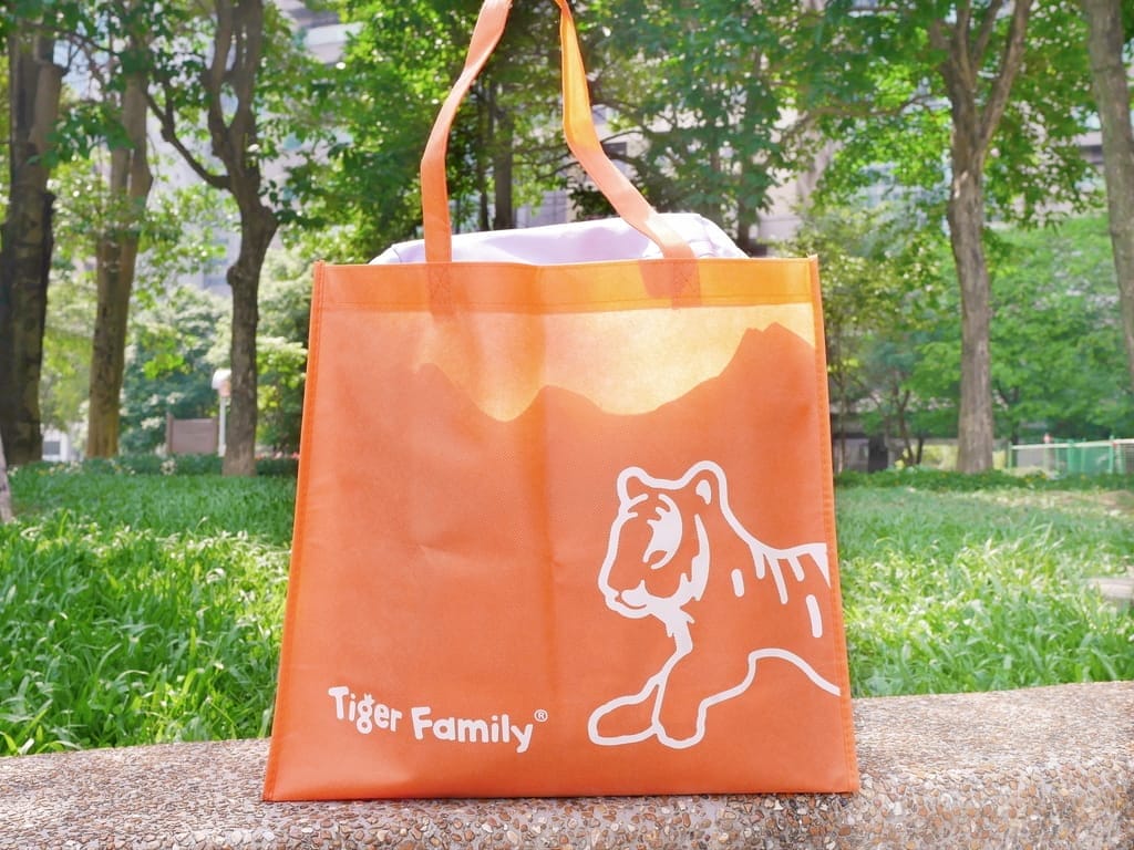 全球護脊書包領導品牌|小學生書包推薦|Tiger Family專利下拉式磁扣書包,Max酷玩系列.符合人體工學設計,輕量/環保無毒! - 第4張圖 全球護脊書包領導品牌|小學生書包推薦|Tiger Family專利下拉式磁扣書包,Max酷玩系列.符合人體工學設計,輕量/環保無毒!