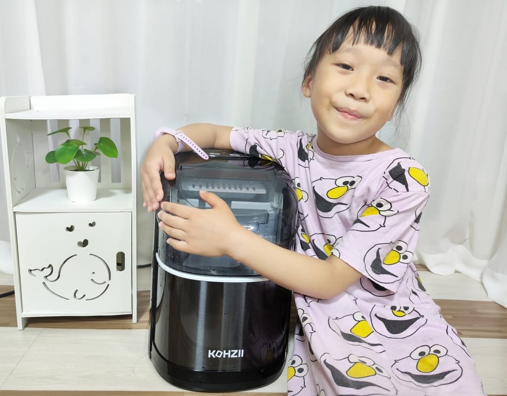 |露營必備好物|KOHZII 康馳 全自動製冰機,快速製冰且大容量,掀蓋式搭配雙重清潔功能,可選冰塊尺寸! - 第4張圖 |露營必備好物|KOHZII 康馳 全自動製冰機,快速製冰且大容量,掀蓋式搭配雙重清潔功能,可選冰塊尺寸!