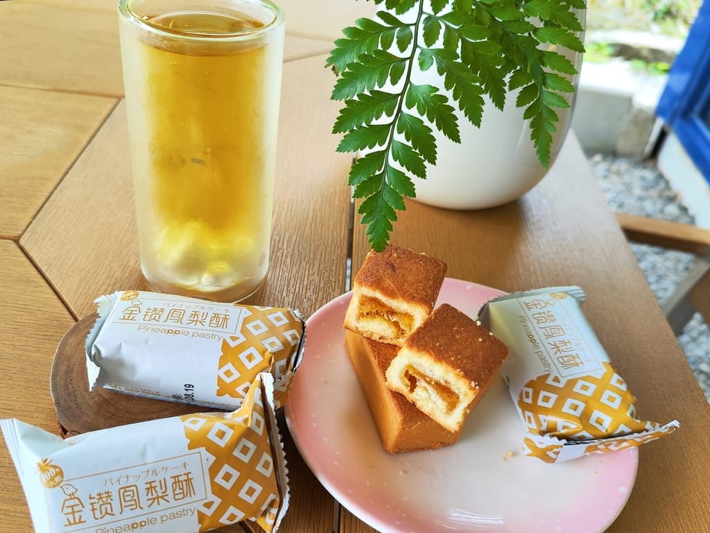 |台灣伴手禮/送禮推薦|呷百二自然洋菓子 金鑽鳳梨酥.台農17號鳳梨,天然微酸不膩口,有著自然香甜的美味~ - 第17張圖 |台灣伴手禮/送禮推薦|呷百二自然洋菓子 金鑽鳳梨酥.台農17號鳳梨,天然微酸不膩口,有著自然香甜的美味~
