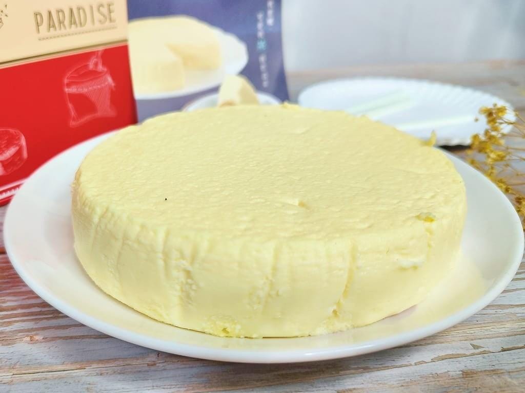 | 24小時智能甜點店 | 亞尼克台北西門店盛大開幕，奶茶布丁生乳捲／北海道黑酷曲，半夜也能買蛋糕！
