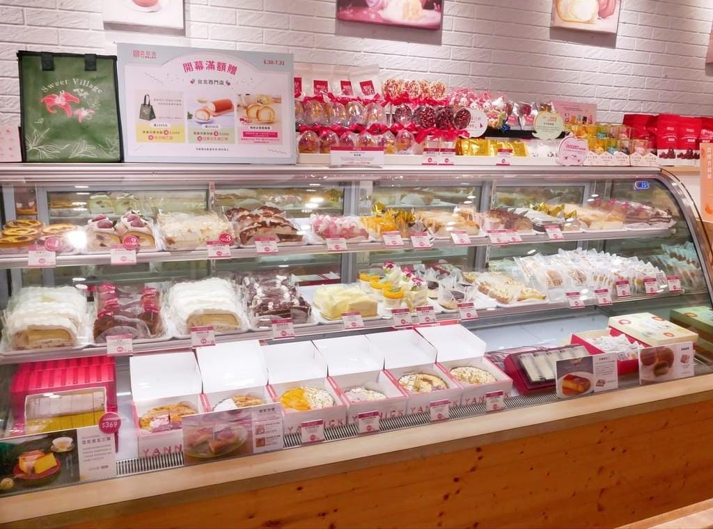 | 24小時智能甜點店 | 亞尼克台北西門店盛大開幕，奶茶布丁生乳捲／北海道黑酷曲，半夜也能買蛋糕！