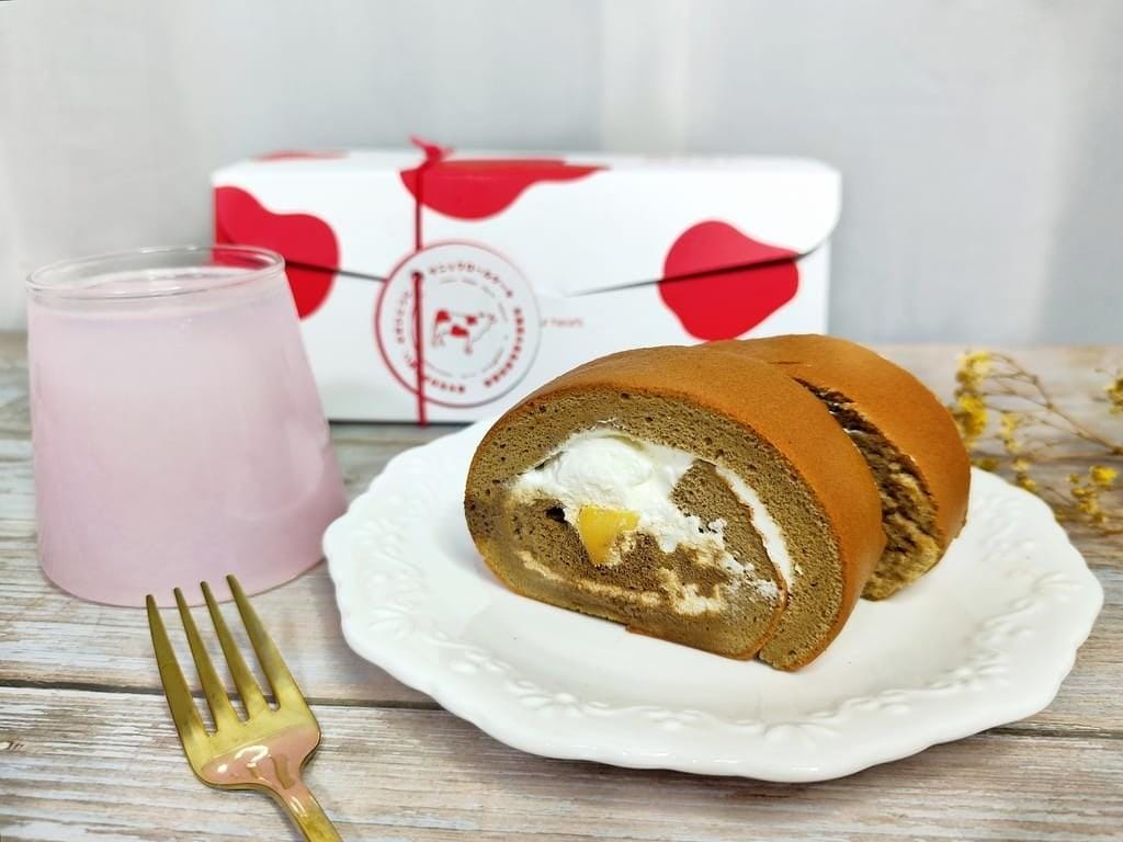 | 24小時智能甜點店 | 亞尼克台北西門店盛大開幕，奶茶布丁生乳捲／北海道黑酷曲，半夜也能買蛋糕！