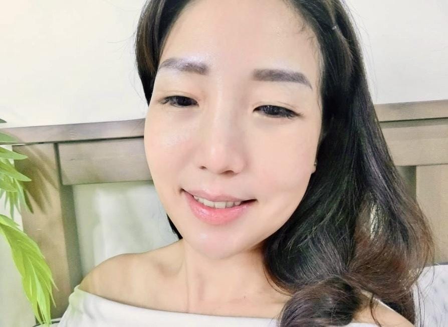 | 高人氣面膜推薦 | 日本SPC面膜,滋潤保水/肌膚零負擔,無添加色素,不用飛日本也能買到SPC面膜! - 第20張圖 一張含有 人員, 人的臉孔, 皮膚, 微笑 的圖片自動產生的描述
