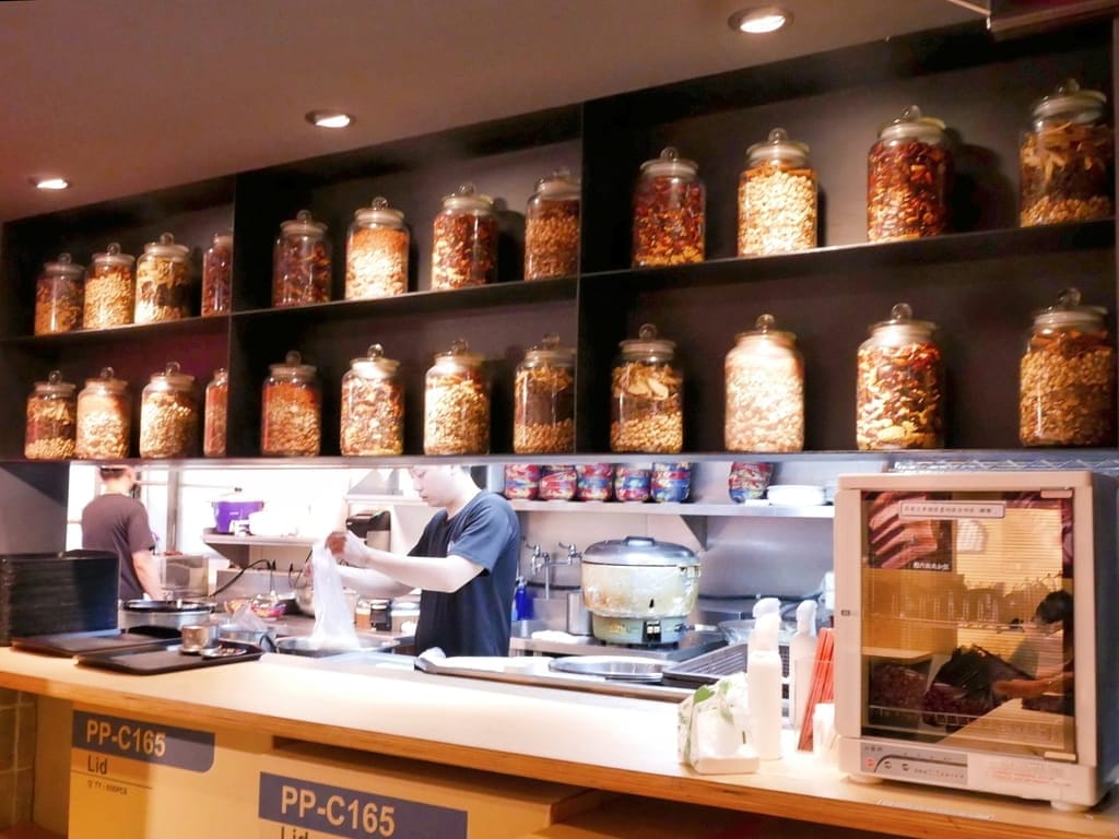 |大安區美食|新德士港味燒臘舖,港式燒臘傳承與創新,肉量足相當有誠意,美味份量大的燒臘飯 - 第14張圖 |大安區美食|新德士港味燒臘舖,港式燒臘傳承與創新,肉量足相當有誠意,美味份量大的燒臘飯