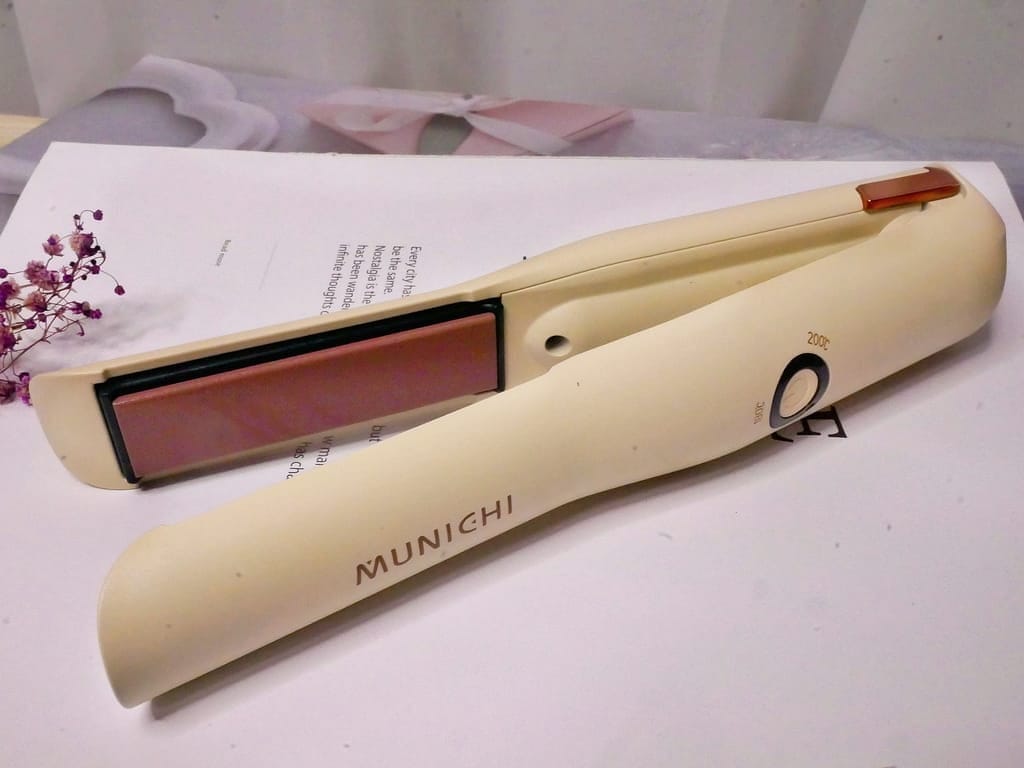 | 頭髮造型 | MUNICHI 沐尼黑 直捲兩用溫控無線離子夾MR.0932,植物蛋白塗層設計,3段恆溫,減少傷害毛鱗片,造型更柔順.TYPE-C充電! - 第10張圖 | 頭髮造型 | MUNICHI 沐尼黑 直捲兩用溫控無線離子夾MR.0932,植物蛋白塗層設計,3段恆溫,減少傷害毛鱗片,造型更柔順.TYPE-C充電!