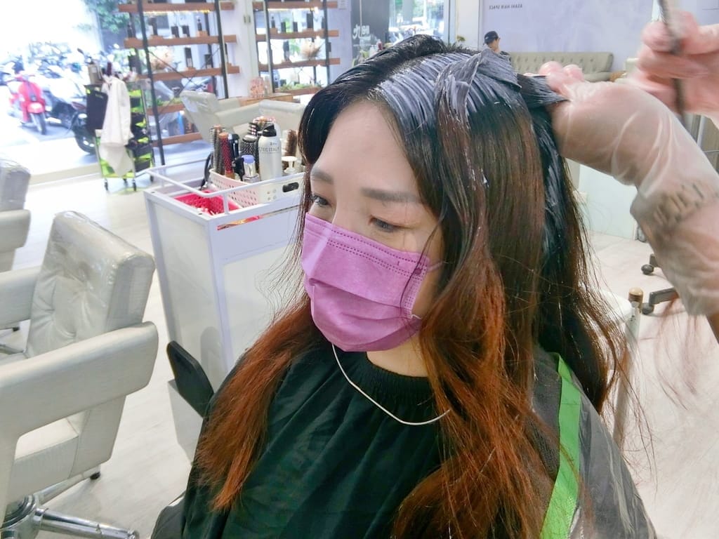 | 板橋染髮推薦|旭Asahi hair space 板橋店.不挑膚色的蜜糖棕髮色.不想化妝也有好氣色.女神結構護髮! - 第22張圖 | 板橋染髮推薦|旭Asahi hair space 板橋店.不挑膚色的蜜糖棕髮色.不想化妝也有好氣色.女神結構護髮!