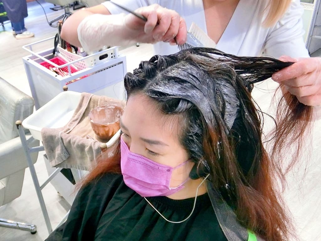 | 板橋染髮推薦|旭Asahi hair space 板橋店.不挑膚色的蜜糖棕髮色.不想化妝也有好氣色.女神結構護髮! - 第24張圖 | 板橋染髮推薦|旭Asahi hair space 板橋店.不挑膚色的蜜糖棕髮色.不想化妝也有好氣色.女神結構護髮!