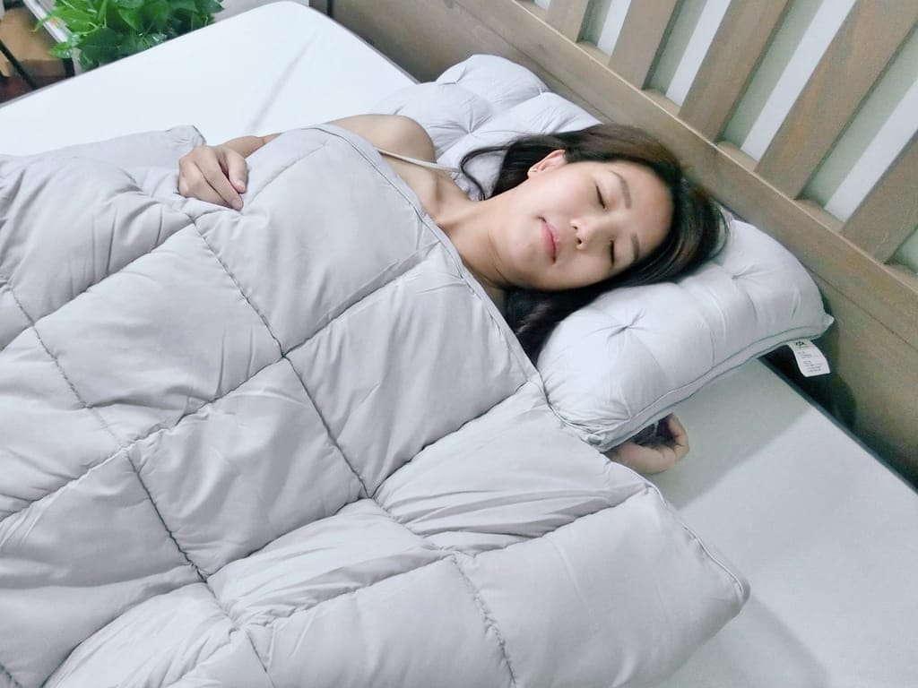 |枕頭使用心得|WIWI石墨烯舒眠枕.完美支撐頭頸肩.怎麼睡都舒適~ - 第2張圖 |枕頭使用心得|WIWI石墨烯舒眠枕.完美支撐頭頸肩.怎麼睡都舒適~