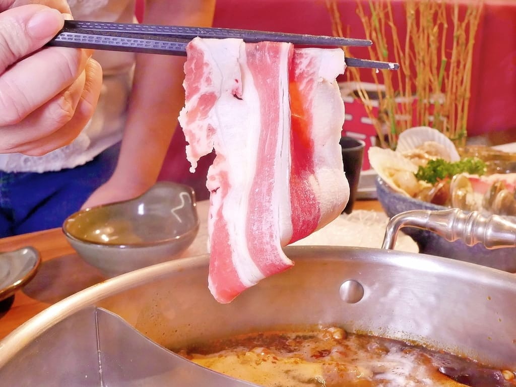 | 新莊火鍋 | 囍富火鍋.當月壽星送海陸肉肉蛋糕.費時熬煮湯頭,肉肉控大滿足! - 第30張圖 | 新莊火鍋 | 囍富火鍋.當月壽星送海陸肉肉蛋糕.費時熬煮湯頭,肉肉控大滿足!
