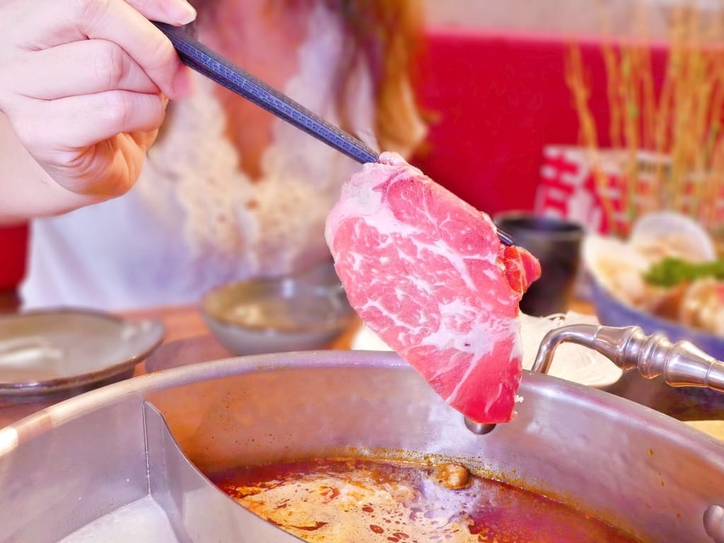 | 新莊火鍋 | 囍富火鍋.當月壽星送海陸肉肉蛋糕.費時熬煮湯頭,肉肉控大滿足! - 第28張圖 | 新莊火鍋 | 囍富火鍋.當月壽星送海陸肉肉蛋糕.費時熬煮湯頭,肉肉控大滿足!