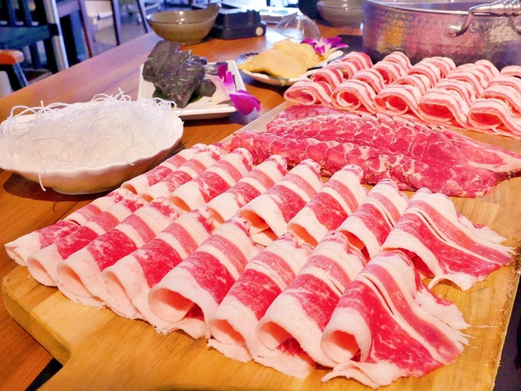 | 新莊火鍋 | 囍富火鍋.當月壽星送海陸肉肉蛋糕.費時熬煮湯頭,肉肉控大滿足! - 第25張圖 | 新莊火鍋 | 囍富火鍋.當月壽星送海陸肉肉蛋糕.費時熬煮湯頭,肉肉控大滿足!