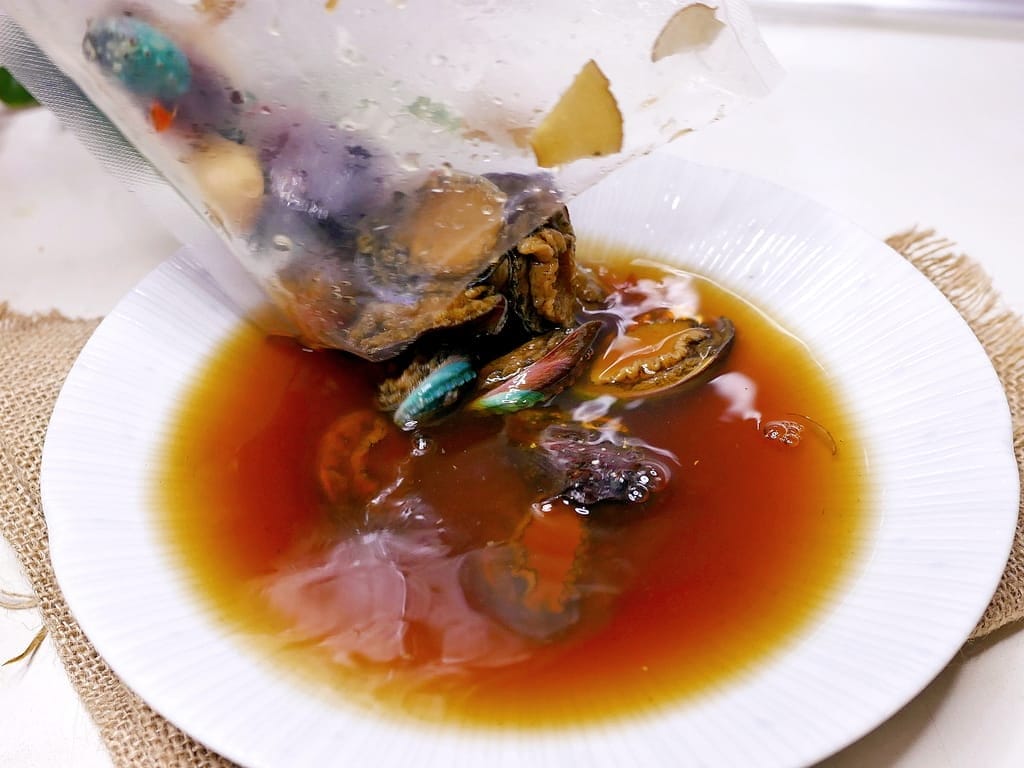 |2024年菜|日芳珍饌 五福臨門鍋.2024年夜飯,鮑魚米雞/生食級頂級干貝/醬煮鮑魚.美味又方便! - 第37張圖 |2024年菜|日芳珍饌 五福臨門鍋.2024年夜飯,鮑魚米雞/生食級頂級干貝/醬煮鮑魚.美味又方便!