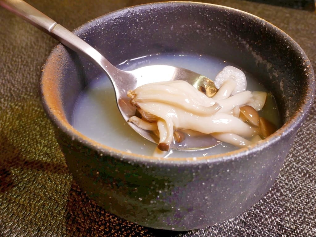 |台北約會餐廳|明水然.樂,無菜單鐵板燒插旗板橋.日本A5和牛/干貝/活龍蝦都吃的到! - 第77張圖 |台北約會餐廳|明水然.樂,無菜單鐵板燒插旗板橋.日本A5和牛/干貝/活龍蝦都吃的到!