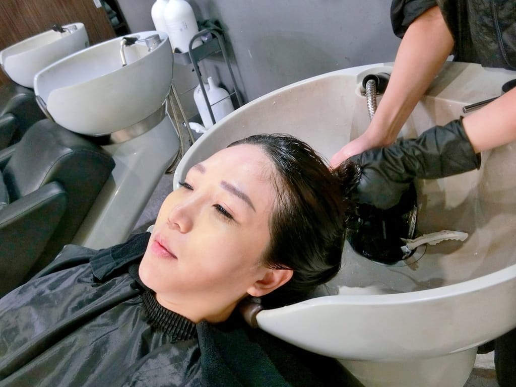 | 東區染髮 | N-Art Hair Styling.韓系髮型,東區髮型師,慵懶系捲髮推薦! - 第35張圖 | 東區染髮 | N-Art Hair Styling.韓系髮型,東區髮型師,慵懶系捲髮推薦!