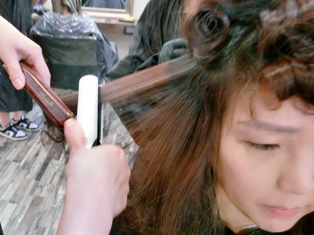 | 東區染髮 | N-Art Hair Styling.韓系髮型,東區髮型師,慵懶系捲髮推薦! - 第25張圖 | 東區染髮 | N-Art Hair Styling.韓系髮型,東區髮型師,慵懶系捲髮推薦!