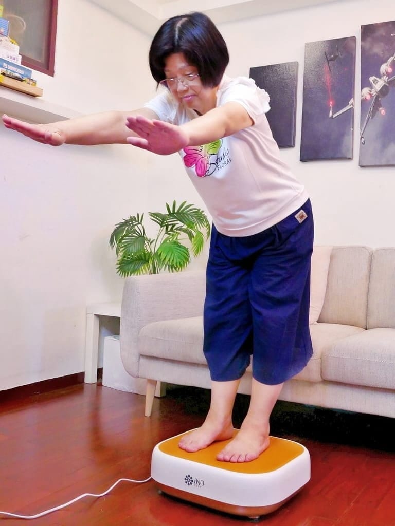 | 律動機使用心得 | iNO太空人垂直律動機．輔助運動讓身體動起來．全家大小都適合！