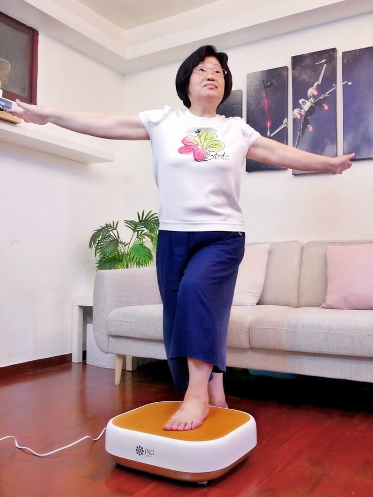 | 律動機使用心得 | iNO太空人垂直律動機．輔助運動讓身體動起來．全家大小都適合！