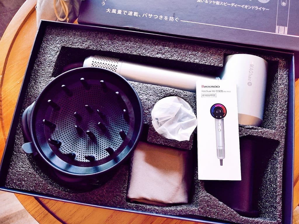 |吹風機推薦|Bmxmao MAO hair H1 水光雙效離子高速吹風機.超大風量+高濃度負離子,居家整髮好輕鬆! - 第8張圖 |吹風機推薦|Bmxmao MAO hair H1 水光雙效離子高速吹風機.超大風量+高濃度負離子,居家整髮好輕鬆!