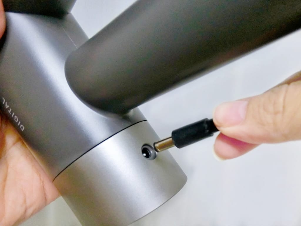 | 手持無線吸塵器推薦 | 禾聯家電 無線吸塵器,69dB低音運轉,外加護眼綠光顯塵,讓打掃更加輕鬆! - 第12張圖 | 手持無線吸塵器推薦 | 禾聯家電 無線吸塵器,69dB低音運轉,外加護眼綠光顯塵,讓打掃更加輕鬆!