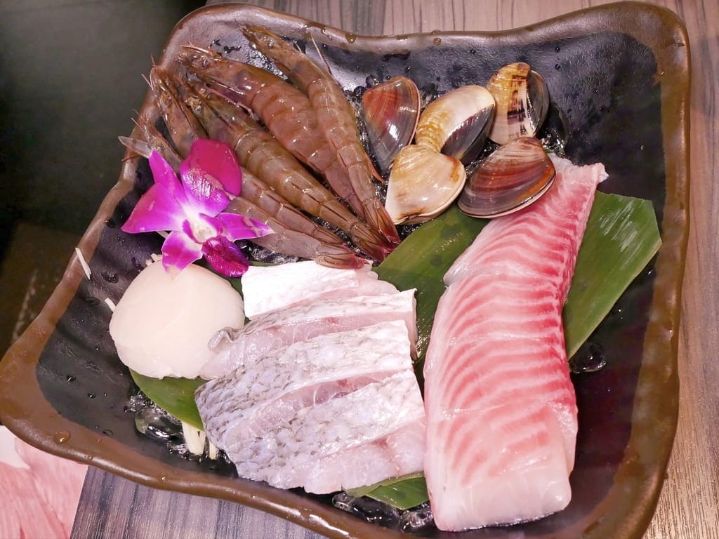 |平價火鍋推薦|好食多涮涮鍋-雙城店.火鍋界最浮誇大份量.18盎司肉品+海鮮一次滿足.小熊冰磚超可愛! - 第42張圖 |平價火鍋推薦|好食多涮涮鍋-雙城店.火鍋界最浮誇大份量.18盎司肉品+海鮮一次滿足.小熊冰磚超可愛!