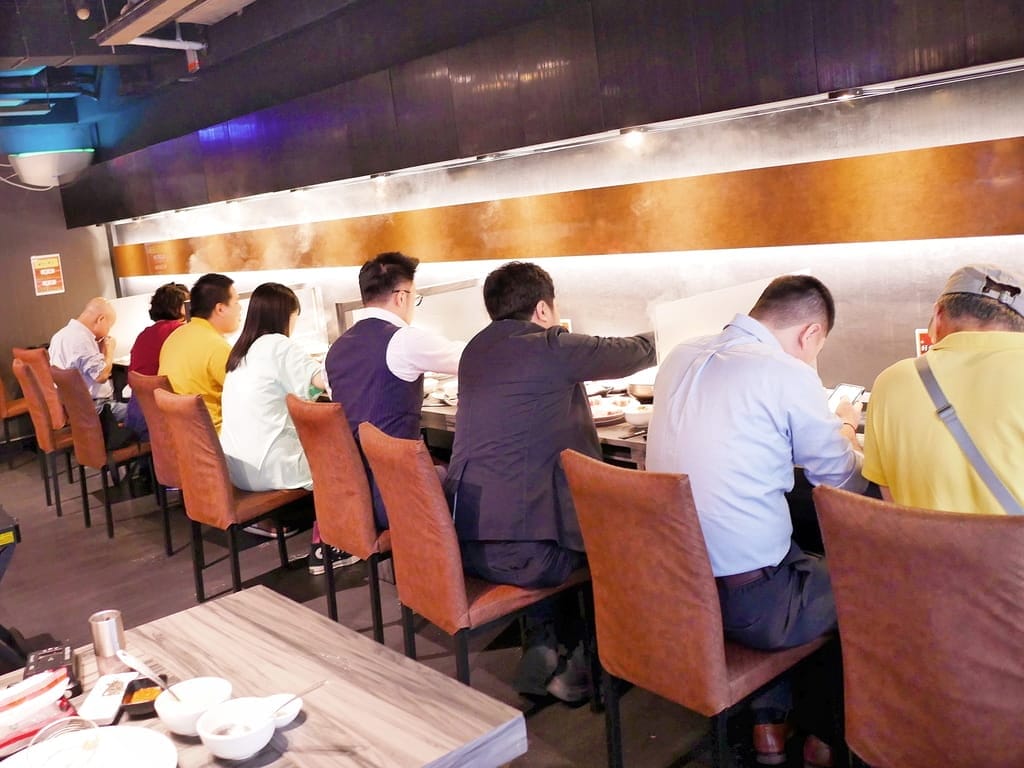 |平價火鍋推薦|好食多涮涮鍋-雙城店.火鍋界最浮誇大份量.18盎司肉品+海鮮一次滿足.小熊冰磚超可愛! - 第6張圖 |平價火鍋推薦|好食多涮涮鍋-雙城店.火鍋界最浮誇大份量.18盎司肉品+海鮮一次滿足.小熊冰磚超可愛!