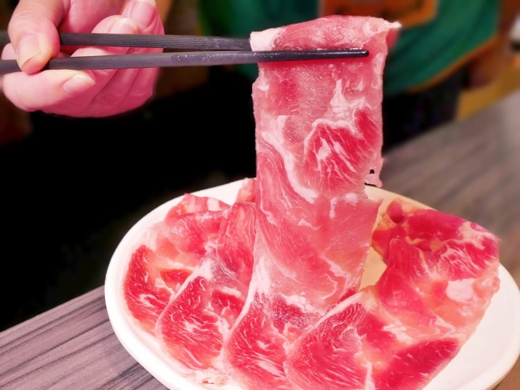 |平價火鍋推薦|好食多涮涮鍋-雙城店.火鍋界最浮誇大份量.18盎司肉品+海鮮一次滿足.小熊冰磚超可愛! - 第39張圖 |平價火鍋推薦|好食多涮涮鍋-雙城店.火鍋界最浮誇大份量.18盎司肉品+海鮮一次滿足.小熊冰磚超可愛!