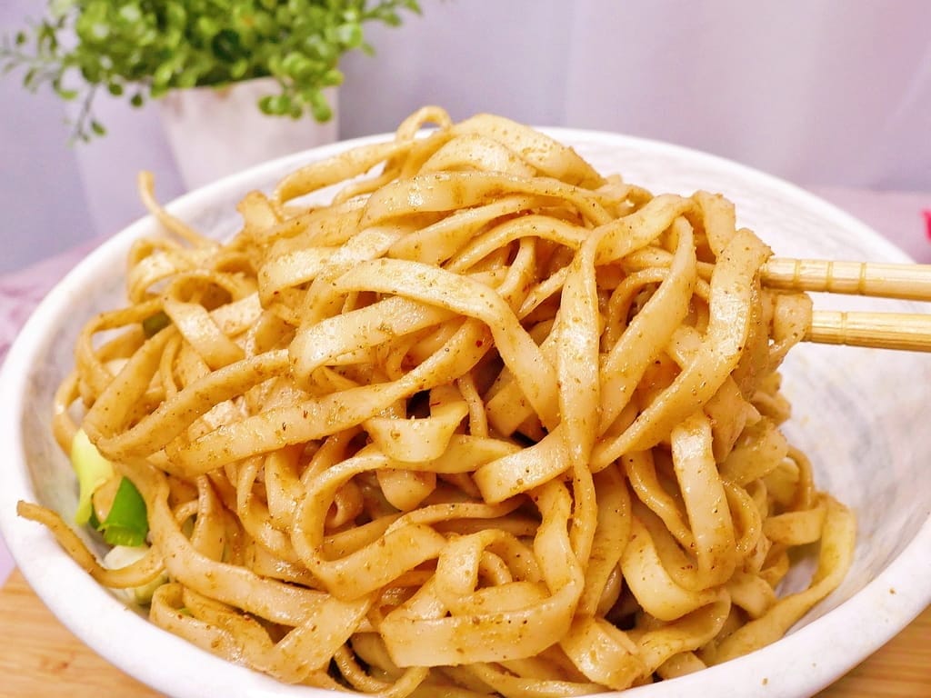 |宅配美食|發票怪獸x何秋美食聯名 雙醬拌麵.濃郁滋味,滿足無辣不歡的吃貨! - 第12張圖 |宅配美食|發票怪獸x何秋美食聯名 雙醬拌麵.濃郁滋味,滿足無辣不歡的吃貨!