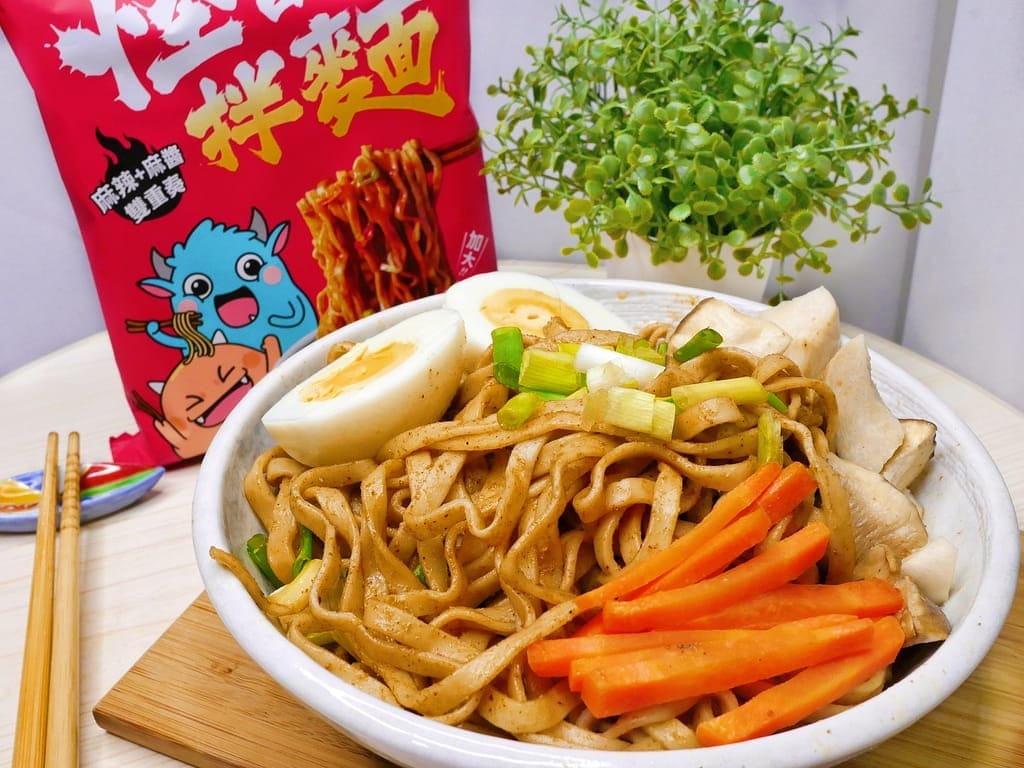 |宅配美食|發票怪獸x何秋美食聯名 雙醬拌麵.濃郁滋味,滿足無辣不歡的吃貨! - 第17張圖 |宅配美食|發票怪獸x何秋美食聯名 雙醬拌麵.濃郁滋味,滿足無辣不歡的吃貨!