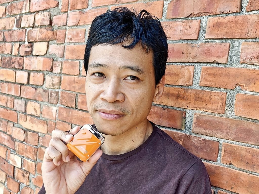 |電動刮鬍刀推薦|創維 行者雙刀頭電動刮鬍刀.行李箱造型設計.全機可水洗.可靈活貼合臉部曲線~ - 第2張圖 |電動刮鬍刀推薦|創維 行者雙刀頭電動刮鬍刀.行李箱造型設計.全機可水洗.可靈活貼合臉部曲線~