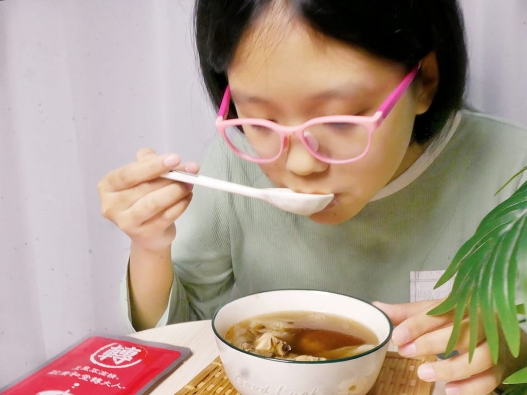 | 莊淑旂博士 | 莊廣和堂 轉大人萃滴精、傳承百年迪化街藥舖、少女-呈鳳萃滴精.孩子大口補充營養! - 第18張圖 | 莊淑旂博士 | 莊廣和堂 轉大人萃滴精、傳承百年迪化街藥舖、少女-呈鳳萃滴精.孩子大口補充營養!