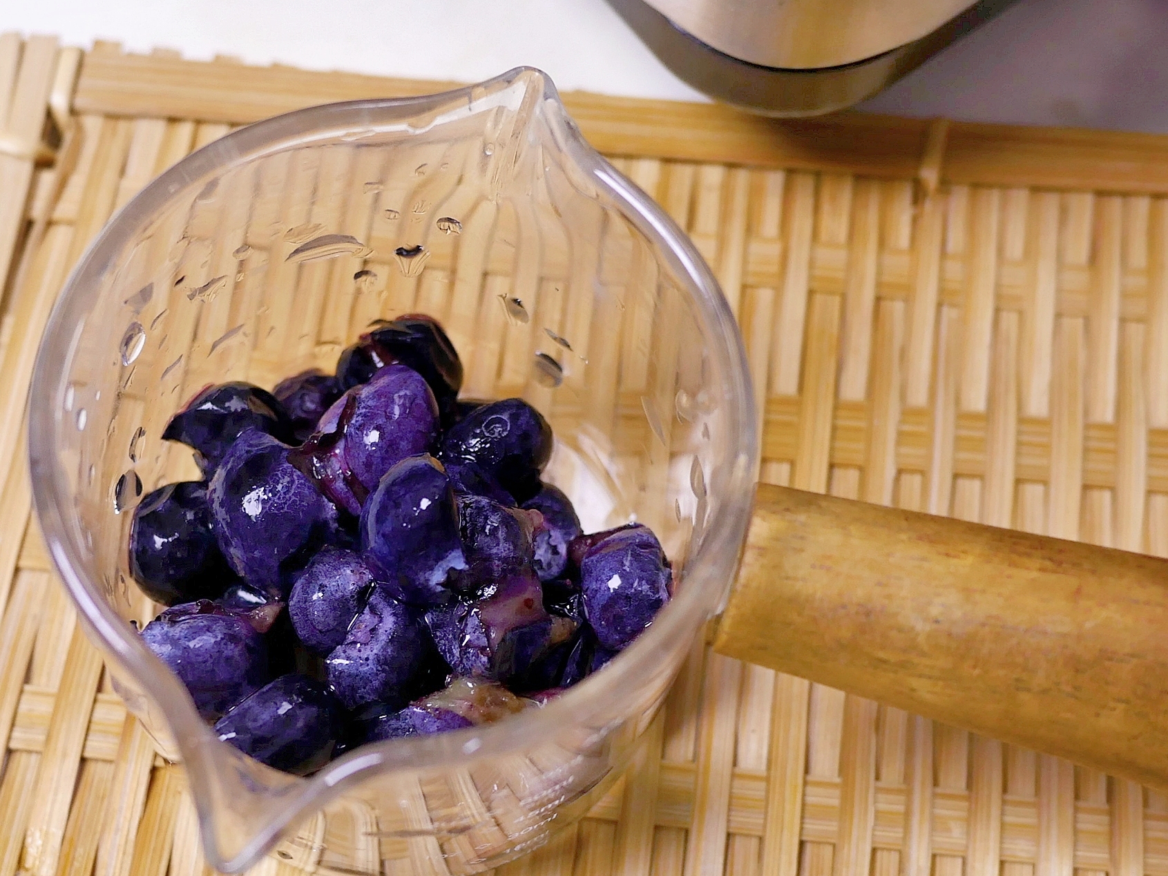 冰淇淋機如何挑選？KOHZII 康馳 全自動冰淇淋機 KIC2037．免預冷快速製作．炎炎夏日必備家電！